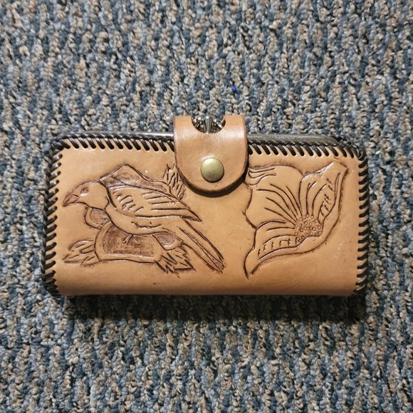 Gorgeous Vintage Southwest Style Hand tooled Bird and Flower Leather Wallet - Picture 1 of 9
